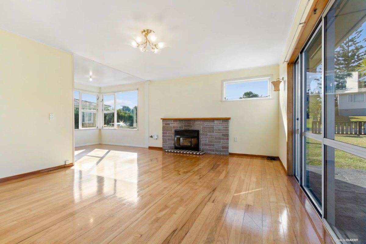 51 Farquhar Road, Glendene, Auckland - Carousel 2