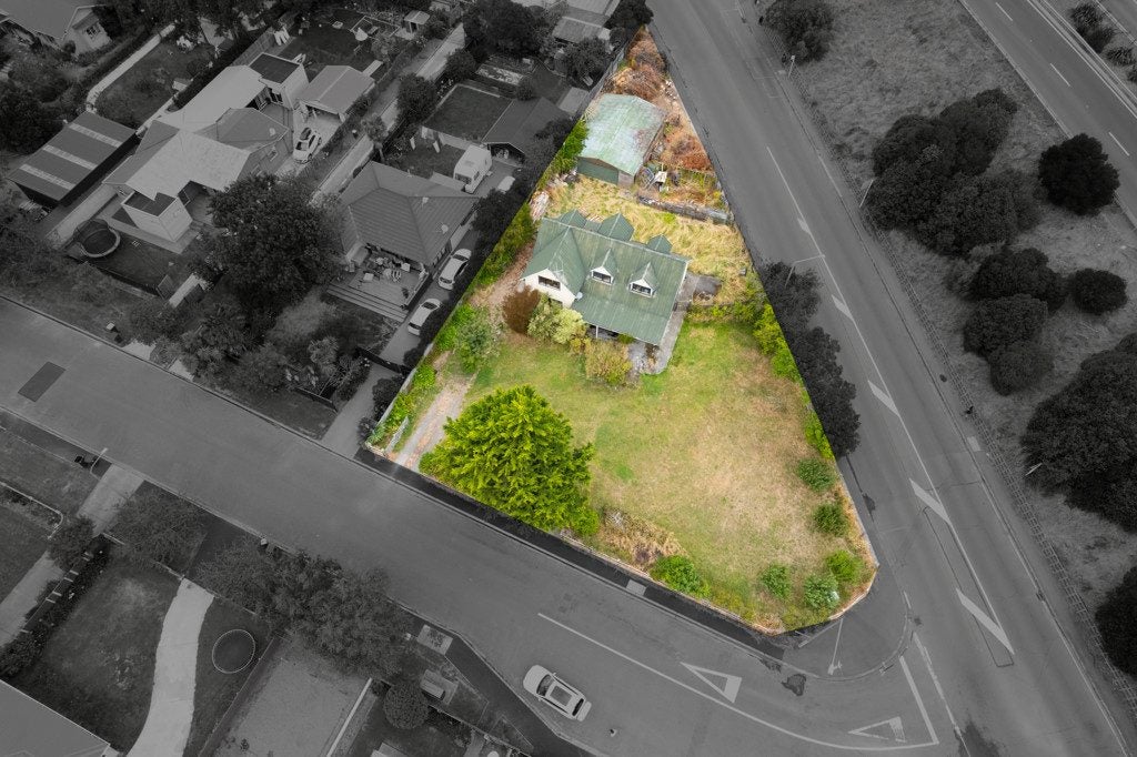 3 Laing Crescent, Heathcote Valley, Christchurch - Carousel 1