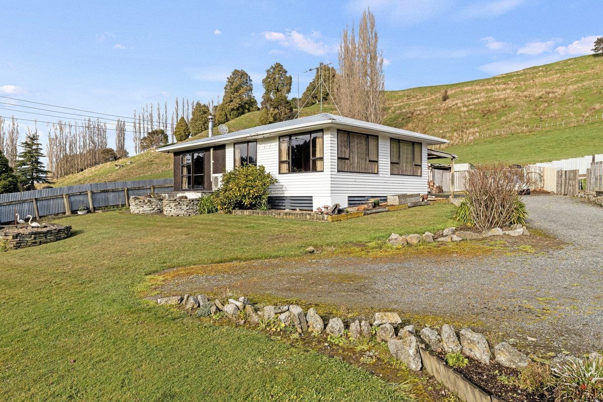 67 Ongo Road, Hunterville - Carousel 1