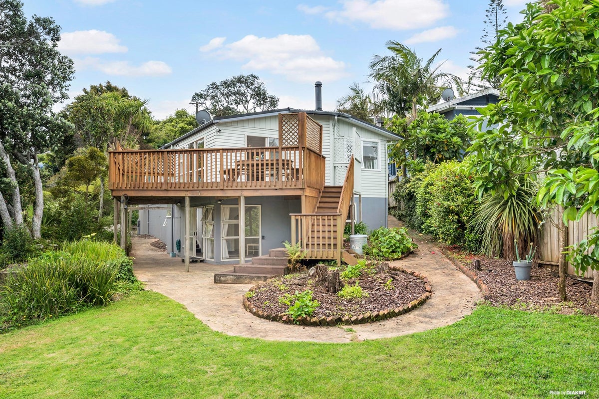 22 Hythe Terrace, Mairangi Bay, Auckland - Carousel 1
