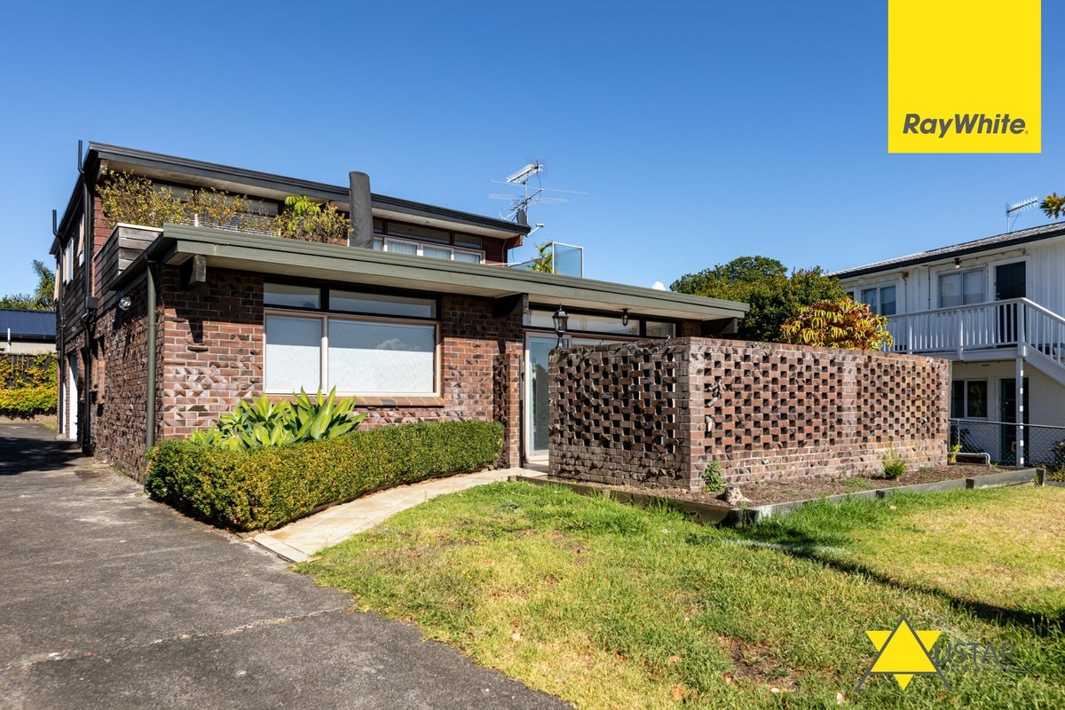 2/17 Hawkins Street, Meadowbank, Auckland - Carousel 1