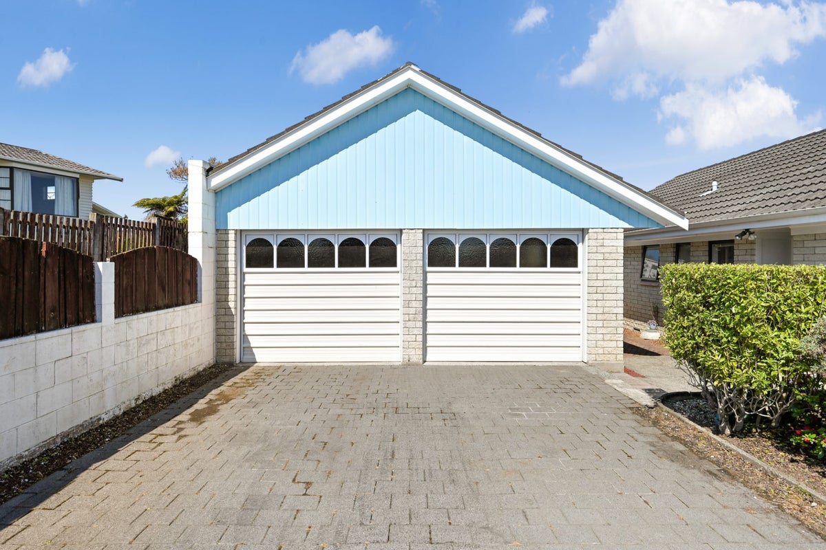 67 Pohutukawa Drive, Pukete, Hamilton - Carousel 2