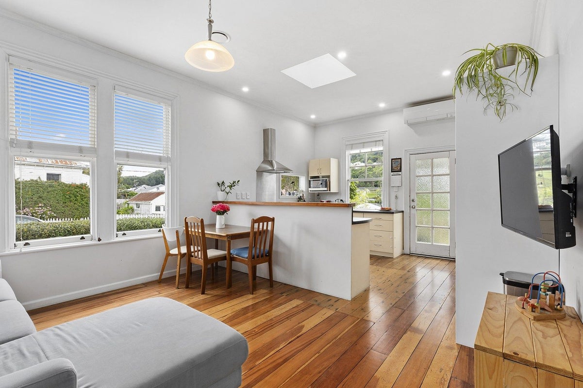 32 Stanley Street, Berhampore, Wellington - Carousel 2