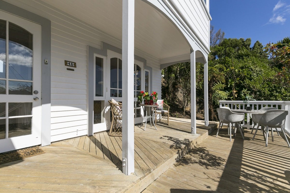 45 Palliser Road, Roseneath, Wellington - Carousel 2