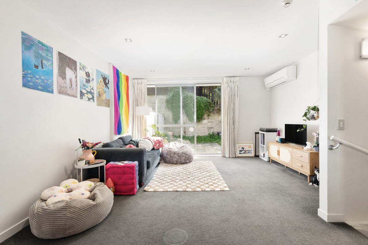 56/120 Rintoul Street, Newtown, Wellington - Carousel 2