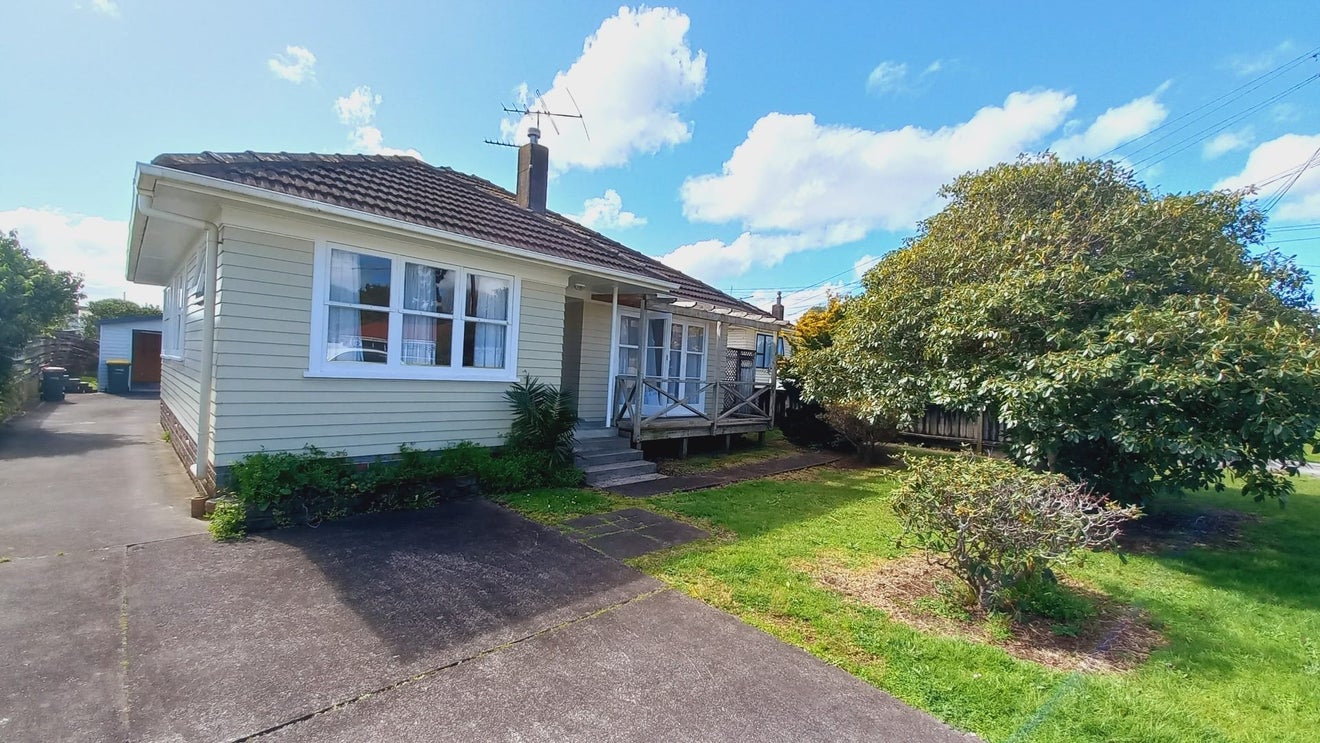 8 Waterview Road West, Takanini, Auckland - Carousel 13