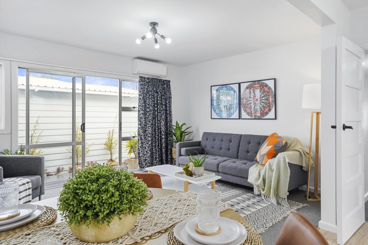 2 Harmony Lane, Woolston, Christchurch - Carousel 1