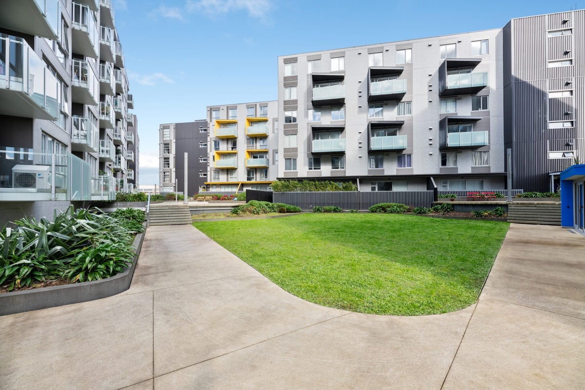 203/1 Rose Garden Lane, Albany, Auckland - Carousel 13