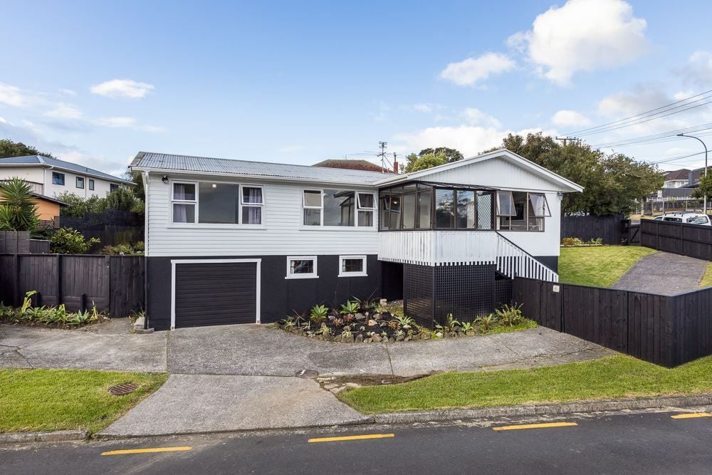 63 Vodanovich Road, Te Atatu South, Auckland - Carousel 2