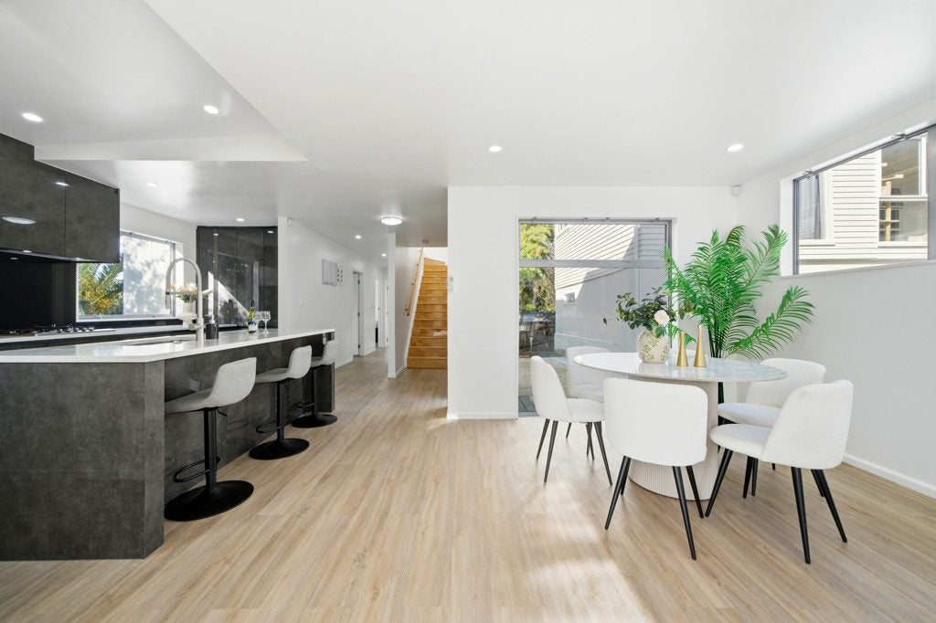 2/8 Onepoto Road, Hauraki, Auckland - Carousel 2
