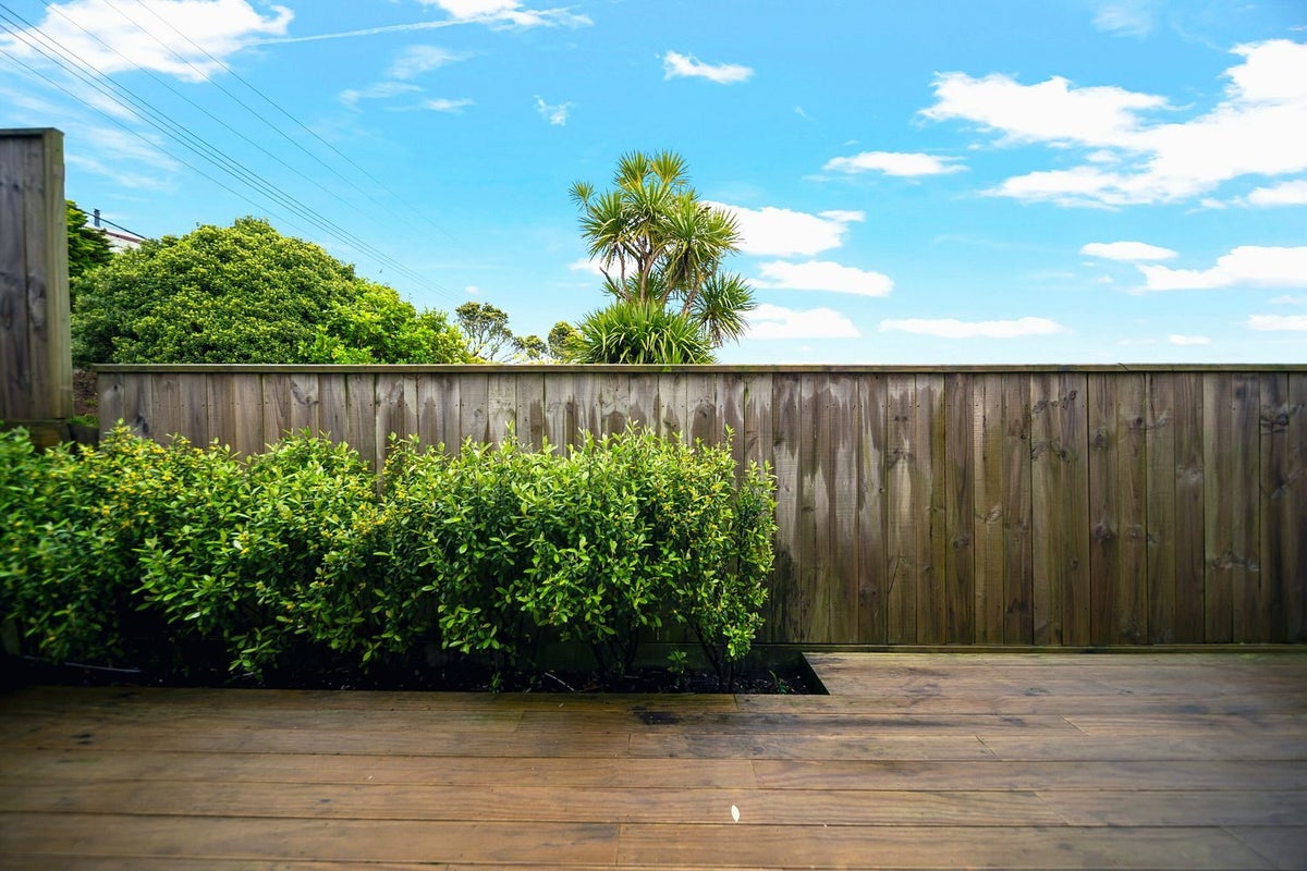 29B Glanmire Road, Newlands, Wellington - Carousel 23