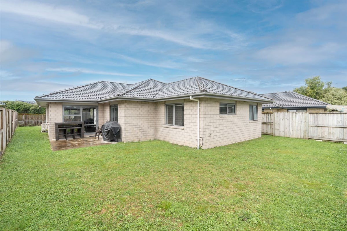 87 Barrington Drive, Huntington, Hamilton - Carousel 17