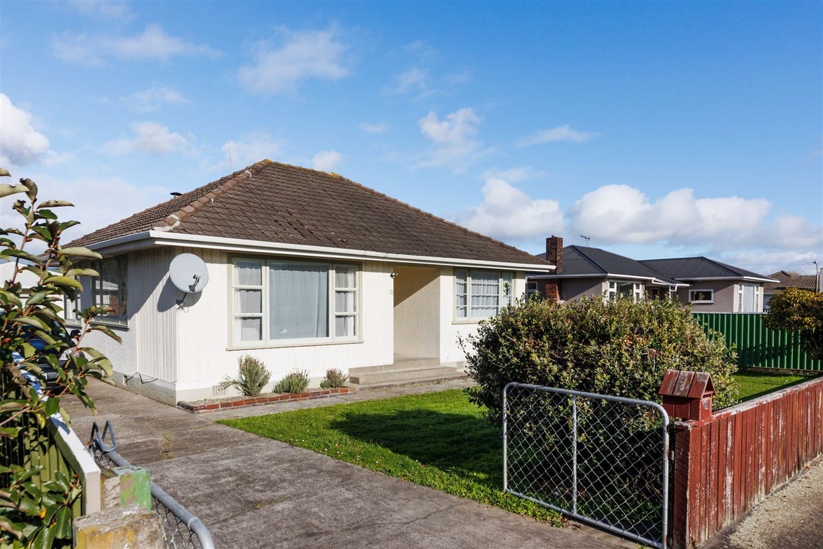 18 Milton Street, Roslyn, Palmerston North - Carousel 1