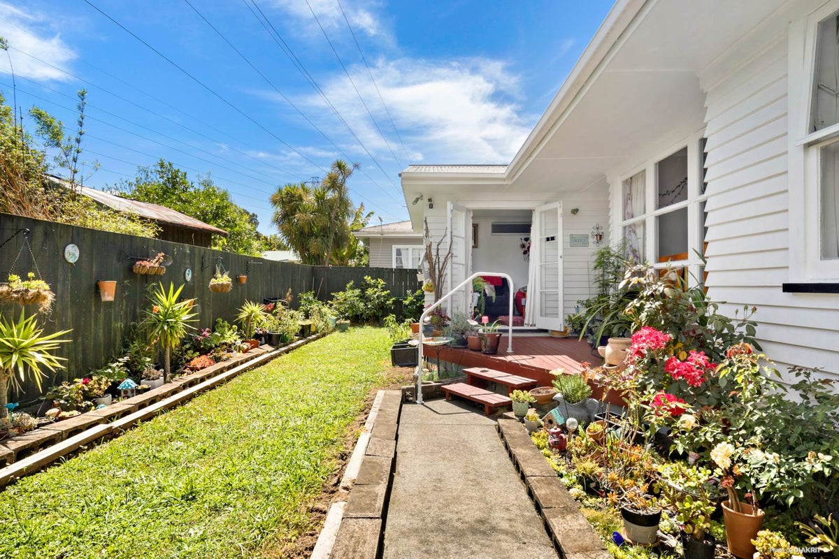 39A Margate Road, Blockhouse Bay, Auckland - Carousel 2