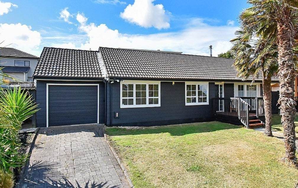 20 Elsted Place, Goodwood Heights, Auckland - Carousel 1