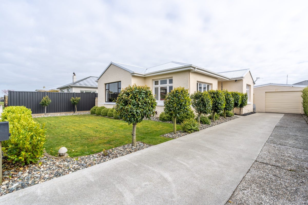 182 Catherine Street, Windsor, Invercargill - Carousel 1