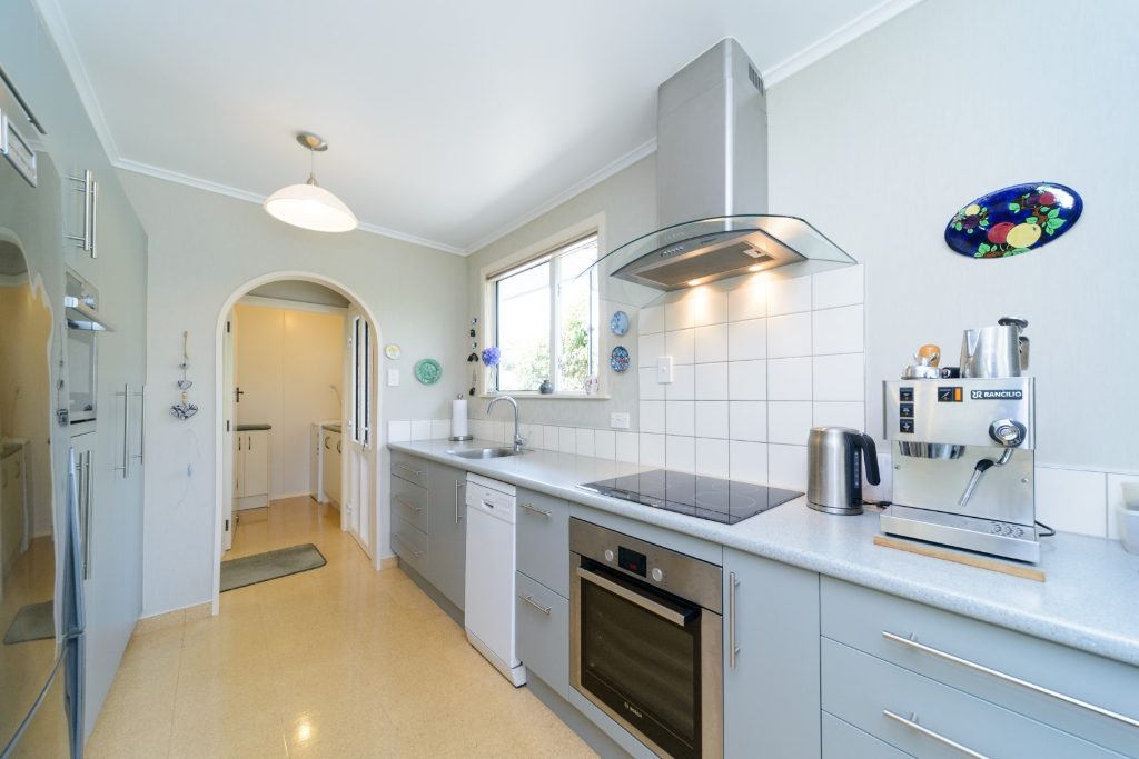 15 Parkland Crescent, Terrace End, Palmerston North - Carousel 2
