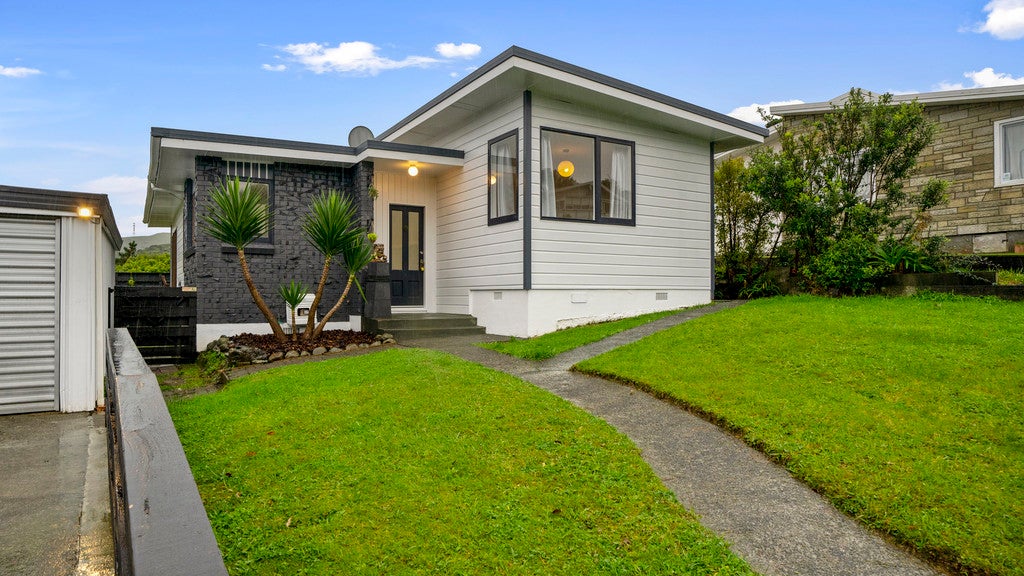 69 Major Drive, Kelson, Lower Hutt - Carousel 1