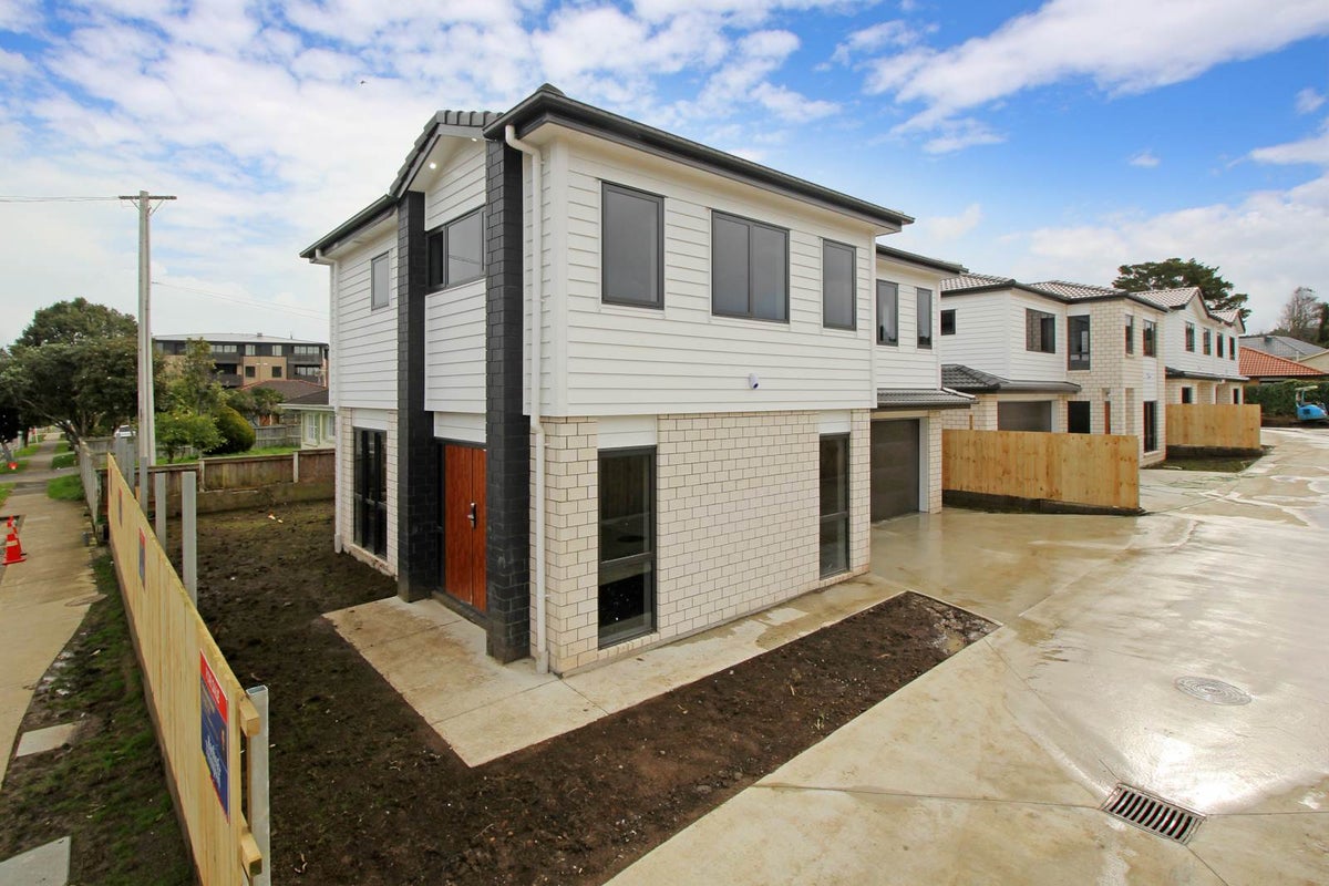 30A Alfriston Road, Manurewa East, Auckland - Carousel 1