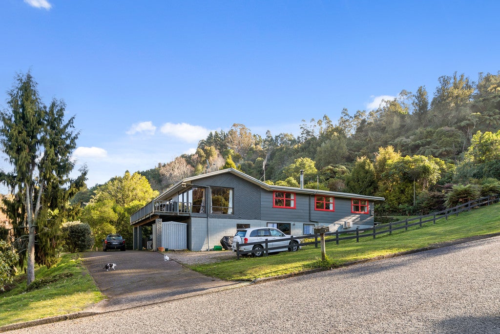 2 Branch Road, Lake Okareka, Rotorua - Carousel 1