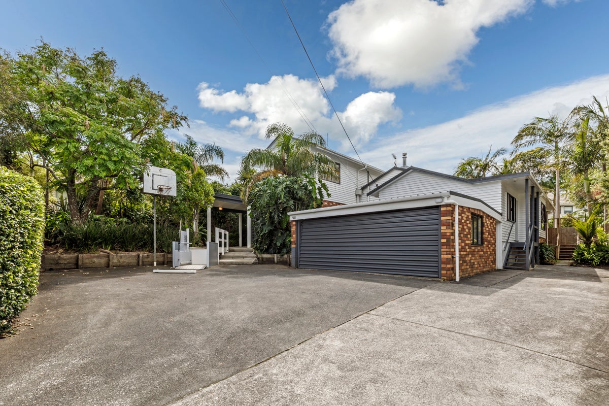557 Beach Road, Murrays Bay, Auckland - Carousel 31