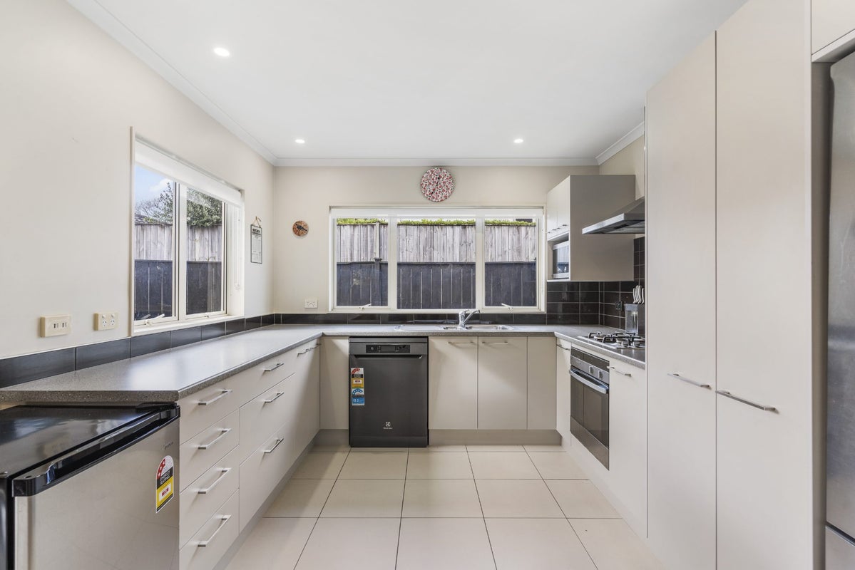 9A Baird Street, Howick, Auckland - Carousel 2