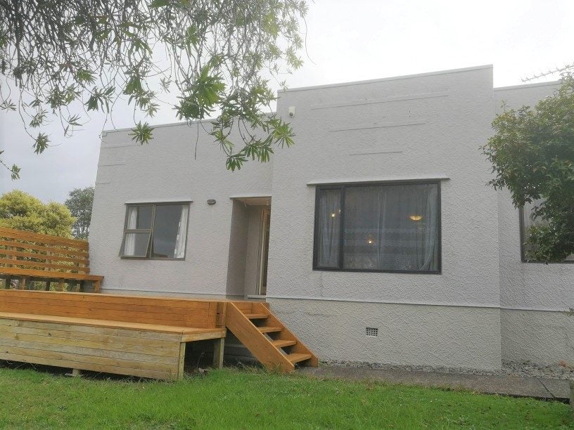 5 Fowler Street, Northcote, Auckland - Carousel 1