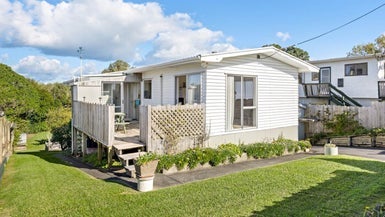 1271 Whangaparaoa Road, Gulf Harbour, Whangaparaoa - Carousel 1