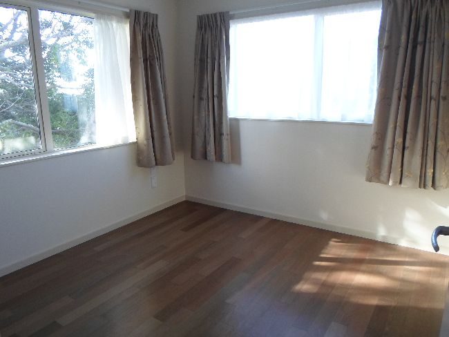 140 Oaktree Avenue, Browns Bay, Auckland - Carousel 4