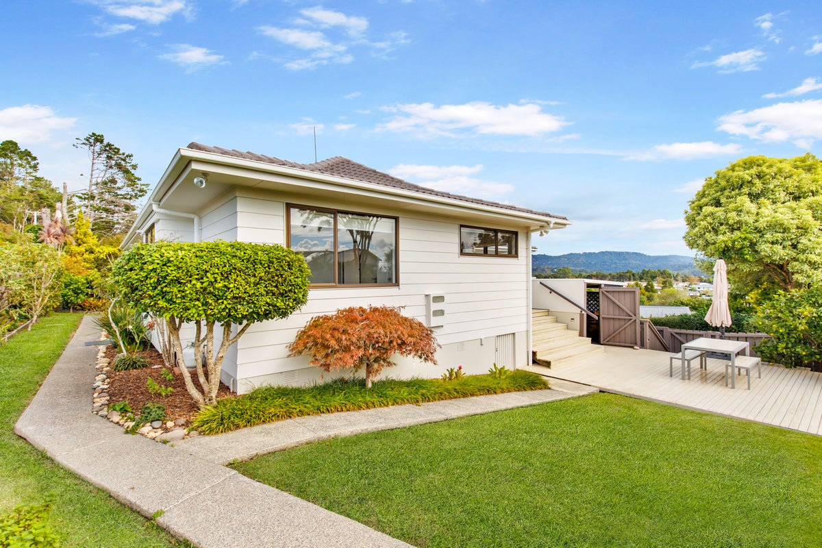24 Adam Sunde Place, Glen Eden, Auckland - Carousel 2