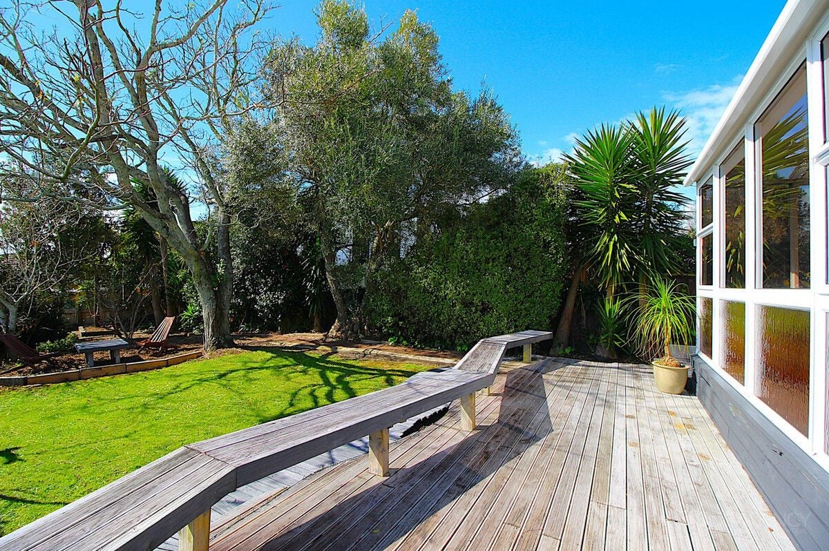 5 Porter Avenue, Te Atatu South, Auckland - Carousel 2