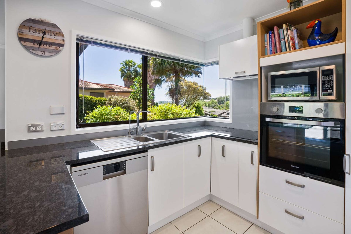 39 Highgrove Place, Bethlehem, Tauranga - Carousel 2