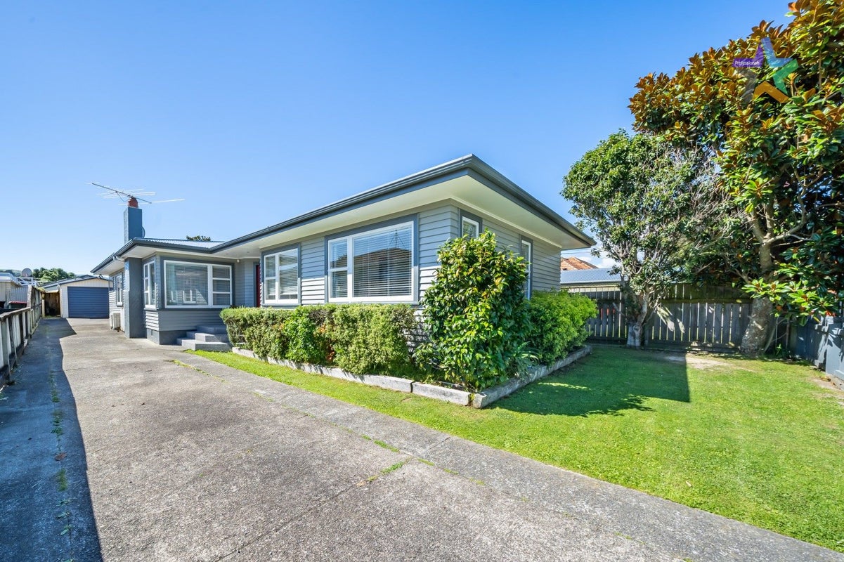 10 Ropata Crescent, Boulcott, Lower Hutt - Carousel 1