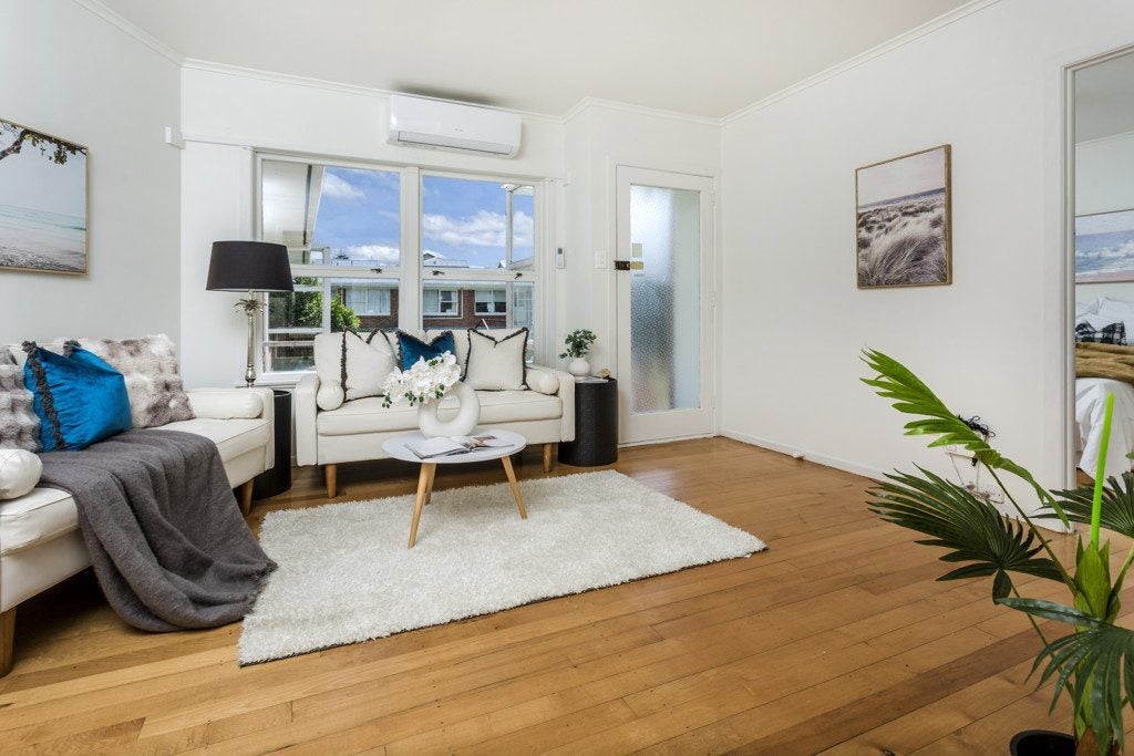 2/13A Evelyn Place, Hillcrest, Auckland - Carousel 2