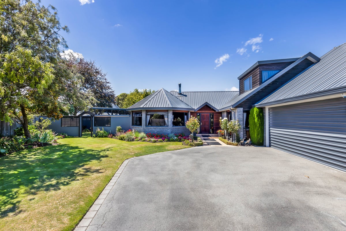 3 van Dieman Close, Templeton, Christchurch - Carousel 1