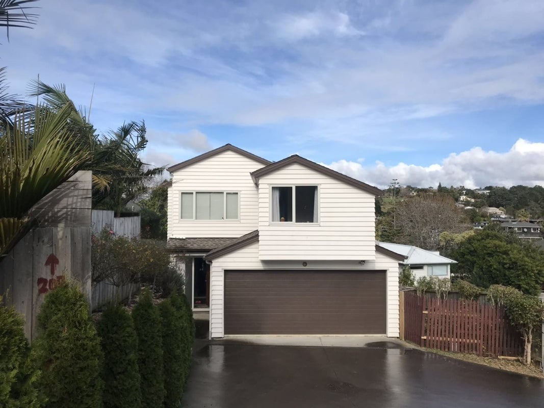 20B Jellicoe Road, Murrays Bay, Auckland - Carousel 1