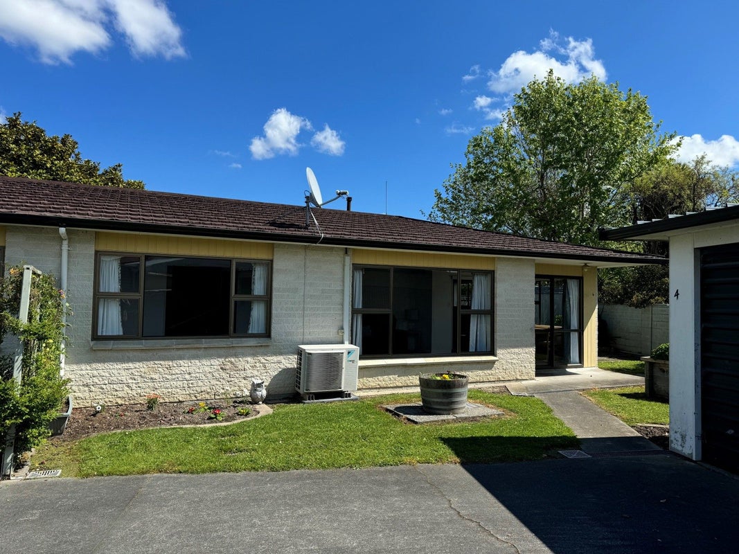 4 Bethel Court, Milson, Palmerston North - Carousel 1