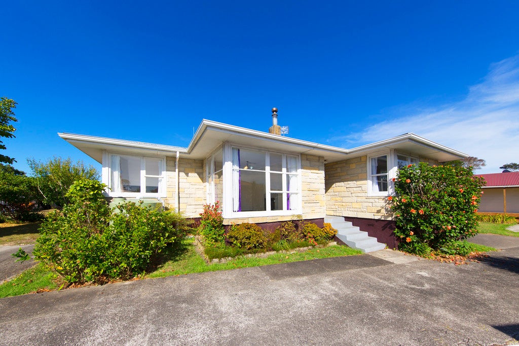 41 Nile Road, Kelston, Auckland - Carousel 1