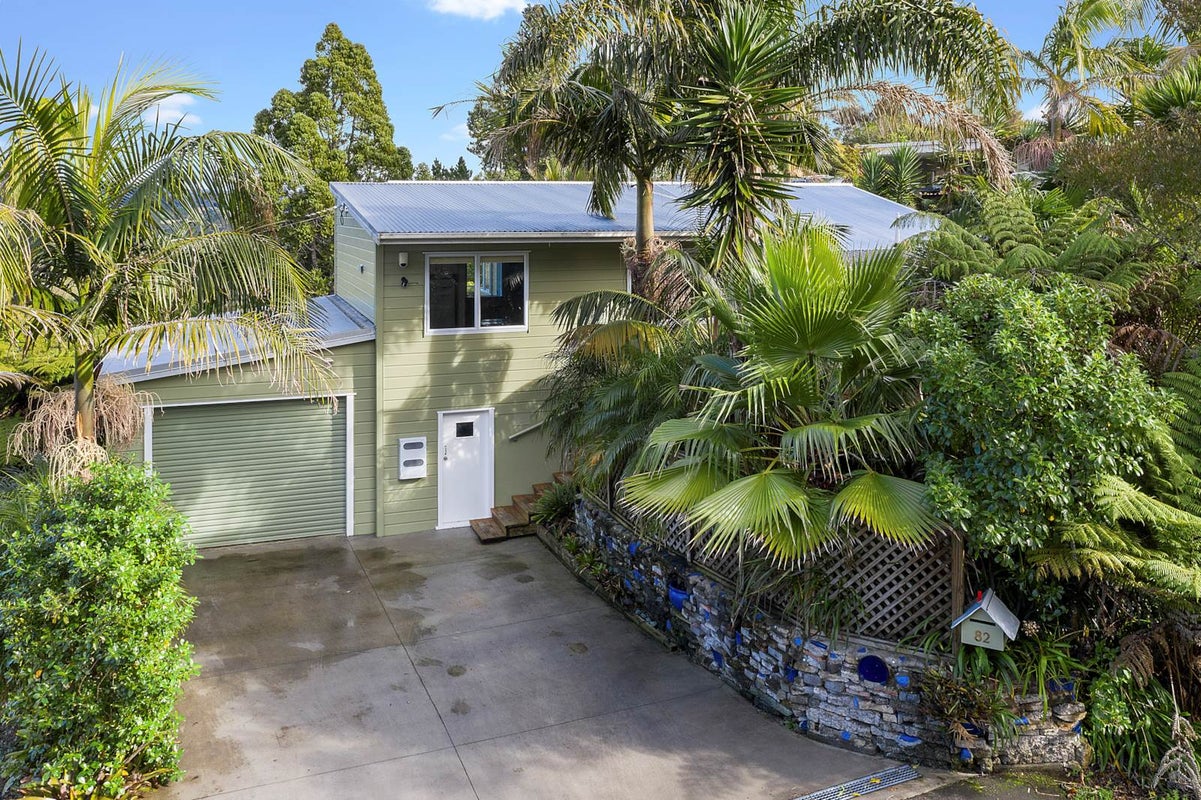 82 Crows Road, Swanson, Auckland - Carousel 1