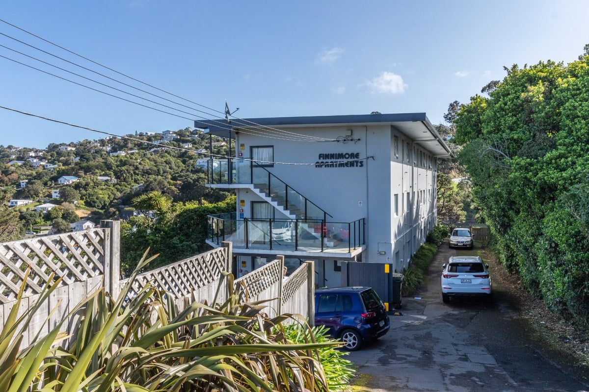 10/23 Finnimore Terrace, Vogeltown, Wellington - Carousel 1