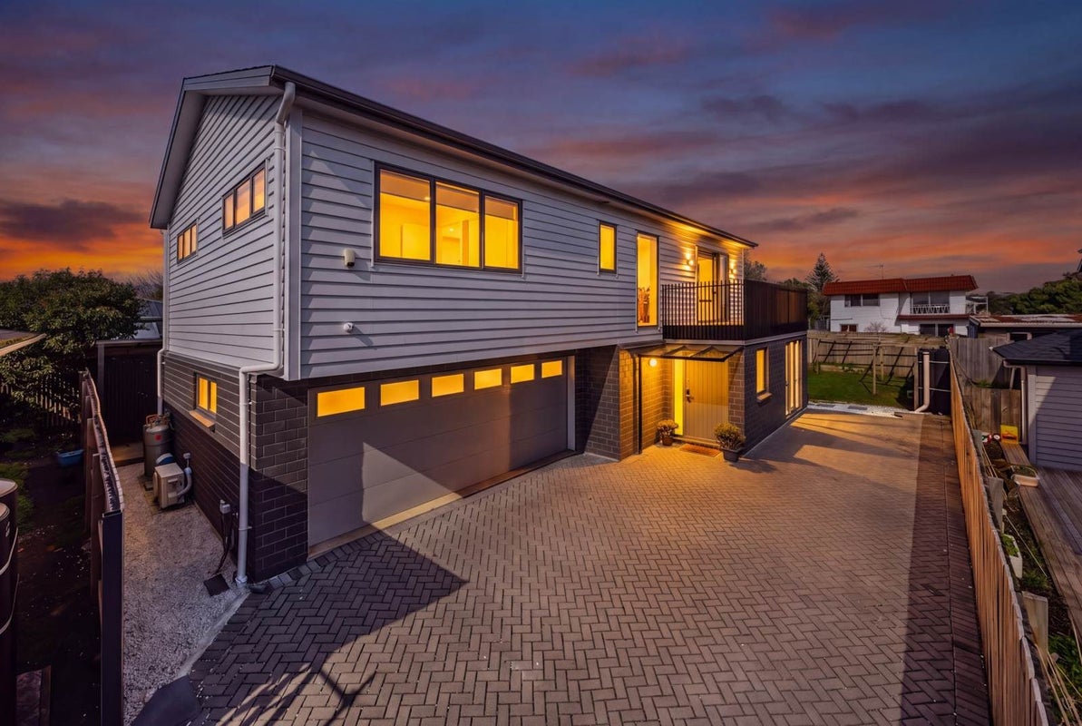 14A Gregory Place, Hillsborough, Auckland City, Auckland - Carousel 1