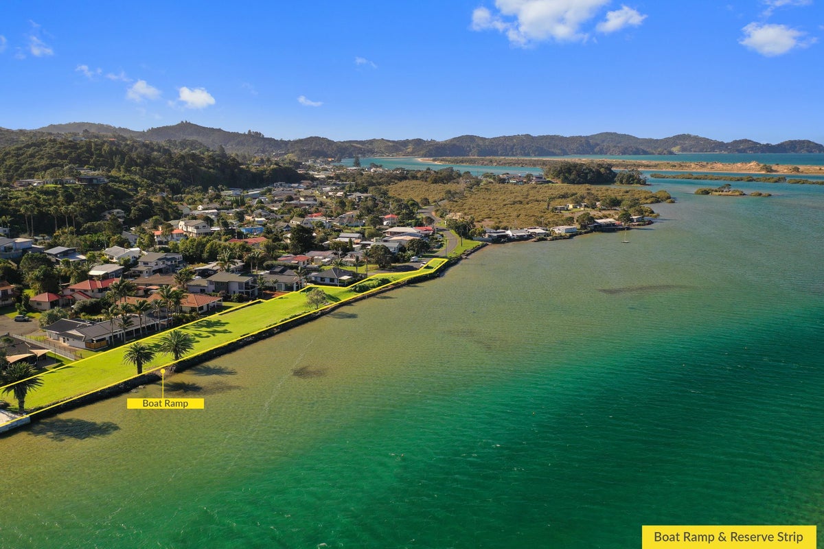 3 Haven Place, Whangarei - Carousel 30