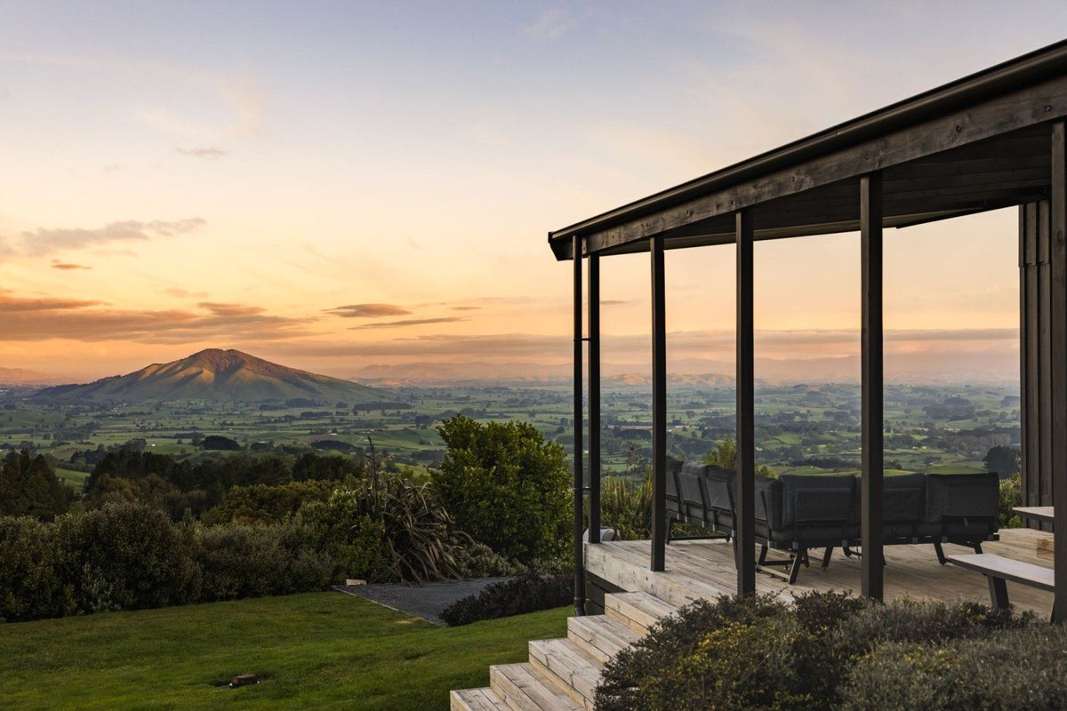 8 Tiwarawara Lane, Puketotara, Te Awamutu - Carousel 1