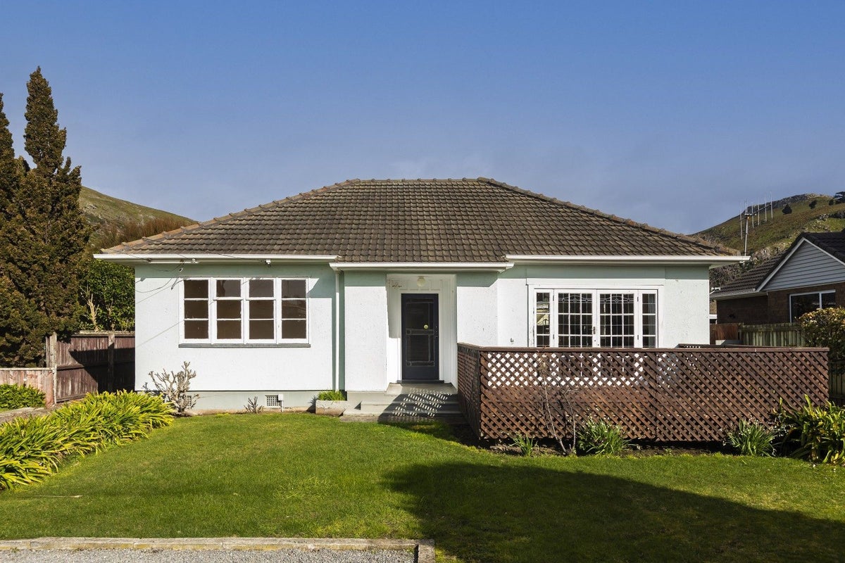 42 Colenso Street, Sumner, Christchurch - Carousel 1