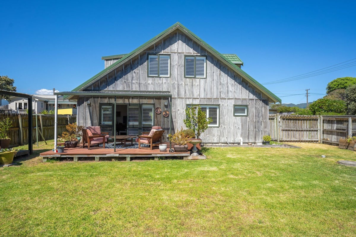 19 Dixie Street, Otaki - Carousel 1