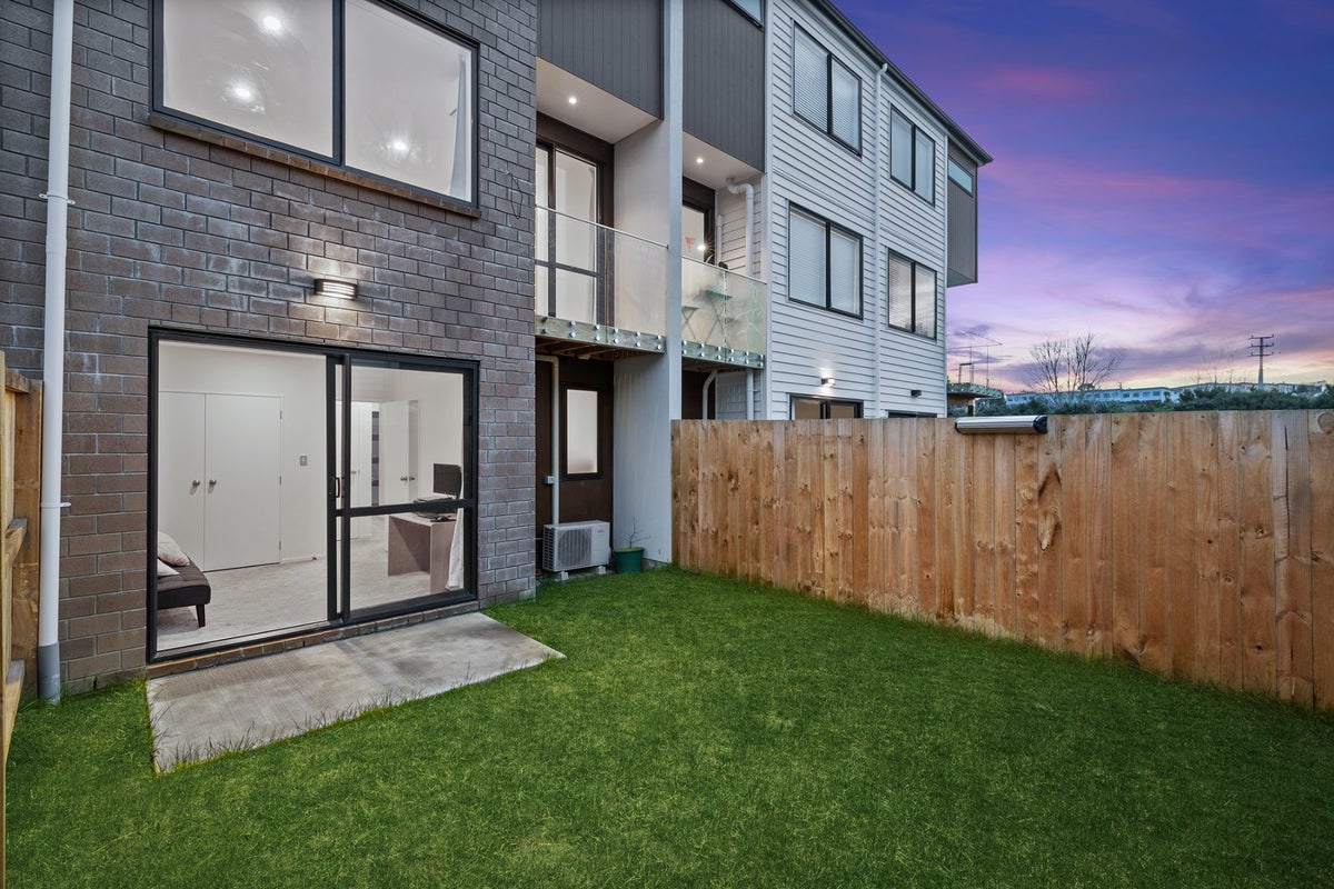5 Bloom Crescent, Sunnyvale, Auckland - Carousel 2