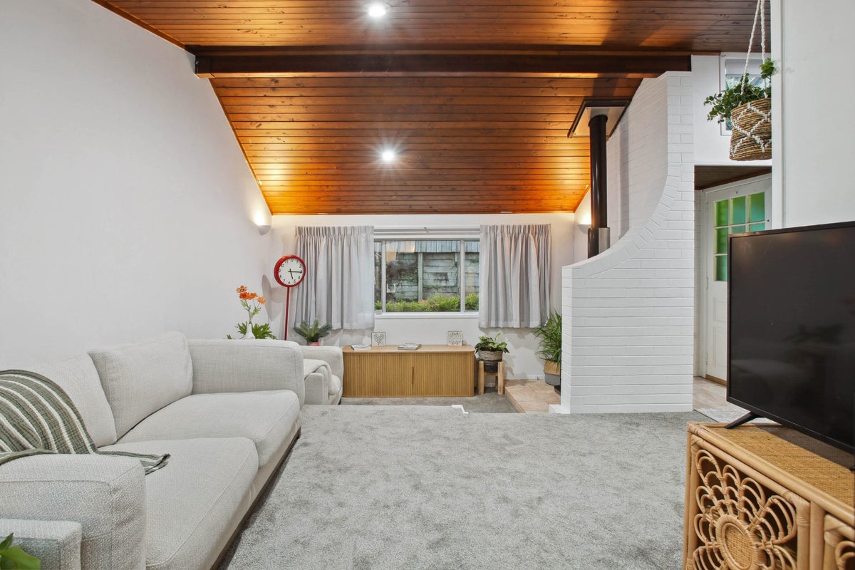 2/21 Howard Road, Northcote, Auckland - Carousel 29