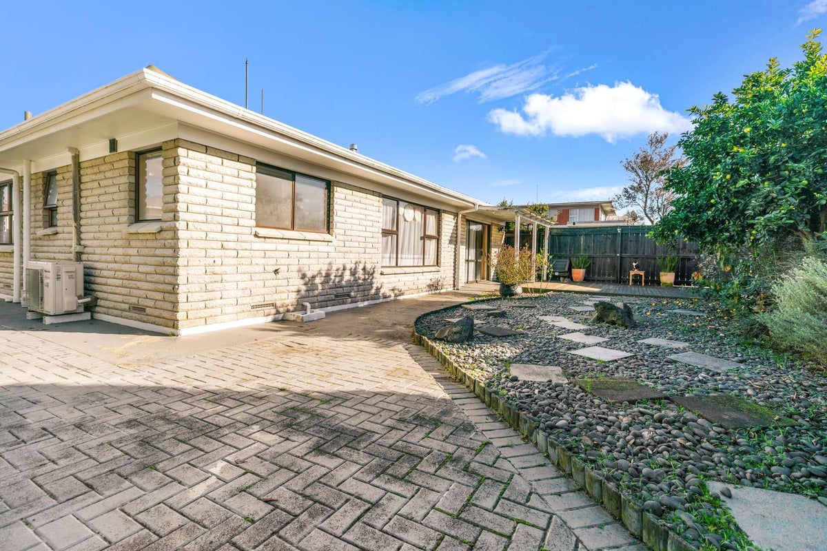 16A Grey Street, Glenholme, Rotorua, Bay Of Plenty - Carousel 1