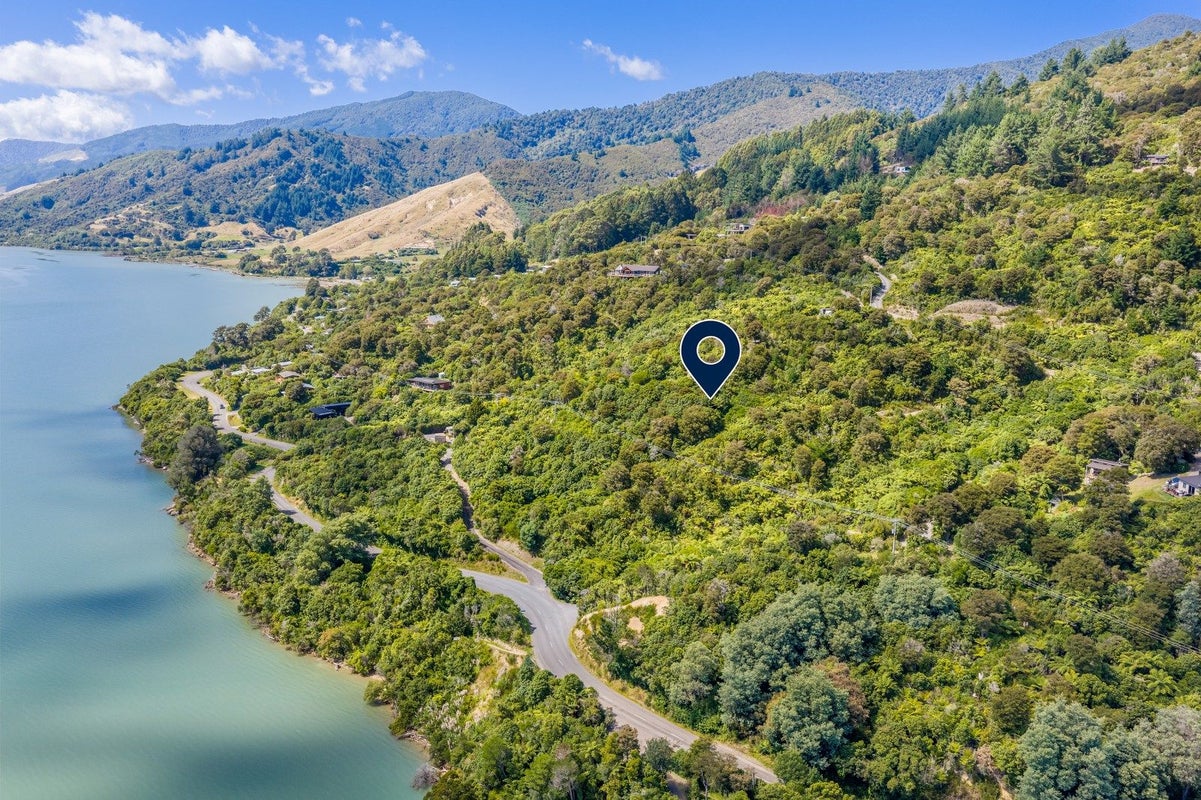 710 Queen Charlotte Drive, Havelock - Carousel 1