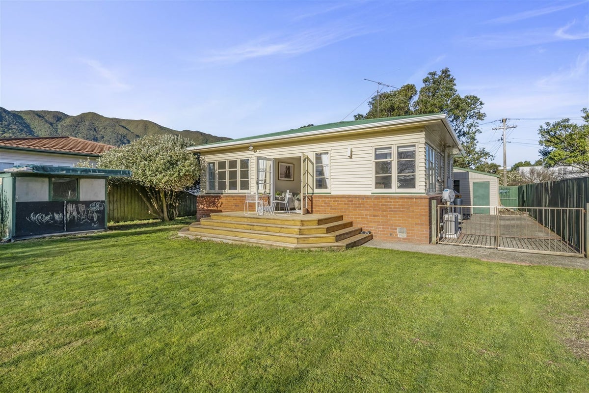 5 Russell Street, Waterloo, Lower Hutt - Carousel 1